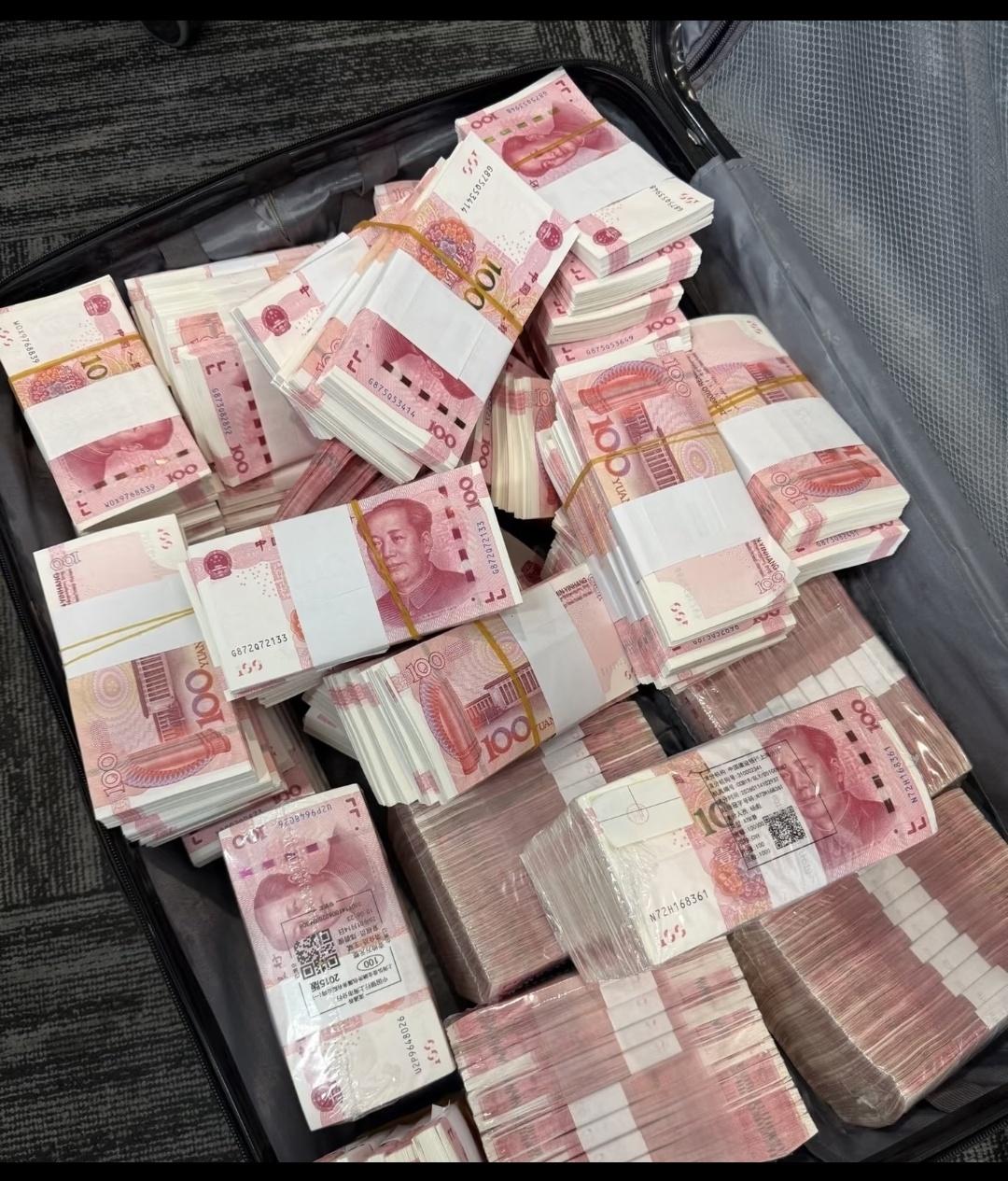 💰钱真的不是用来花的你当你有了1000万，你穿9.9元的衣服开2手车，住老