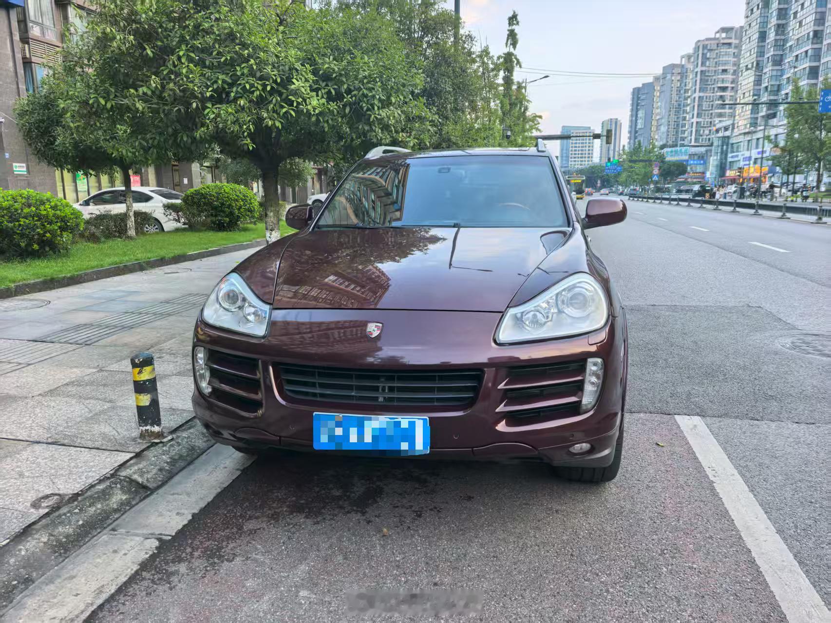 丑爆了，幸亏它叫保时捷。不然，就卖五六万的料了​​​