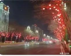 难怪现在的年味越来越淡了，原因是人们都不像从前在腊月这几天集中花钱了。都已经