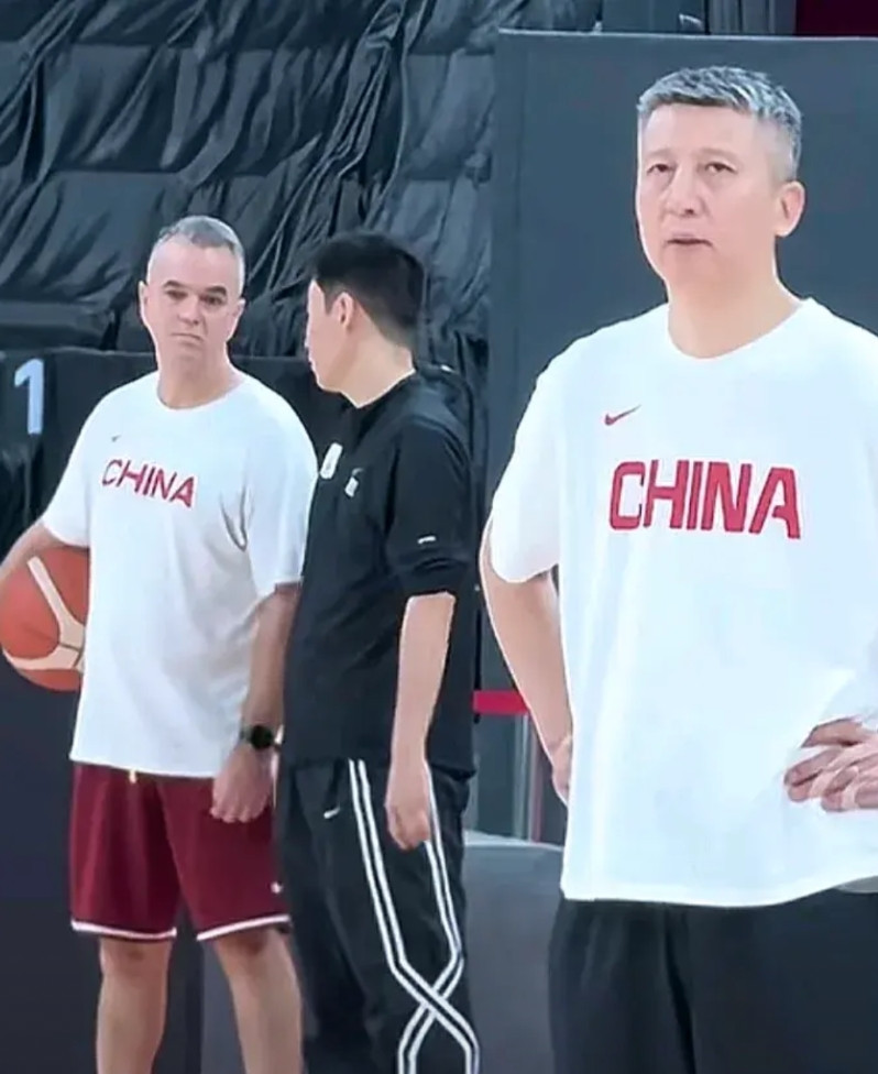 本次男篮亚洲杯，各队都非常重视，都有很多归化球员，中国队前景会是如何呢？相比其