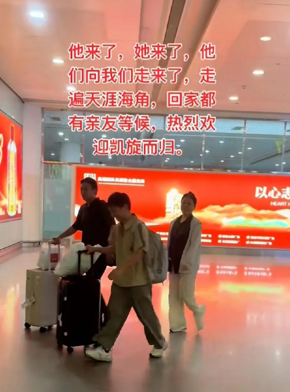 瓷都的会说是这个阶段开，但是现在没确定哪天开大姐直播时有网友一直在问瓷都的会哪