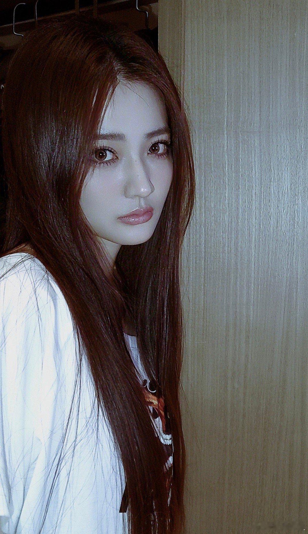徐璐这一套有一点阴湿女鬼感.一键穿越回千禧时代​​​
