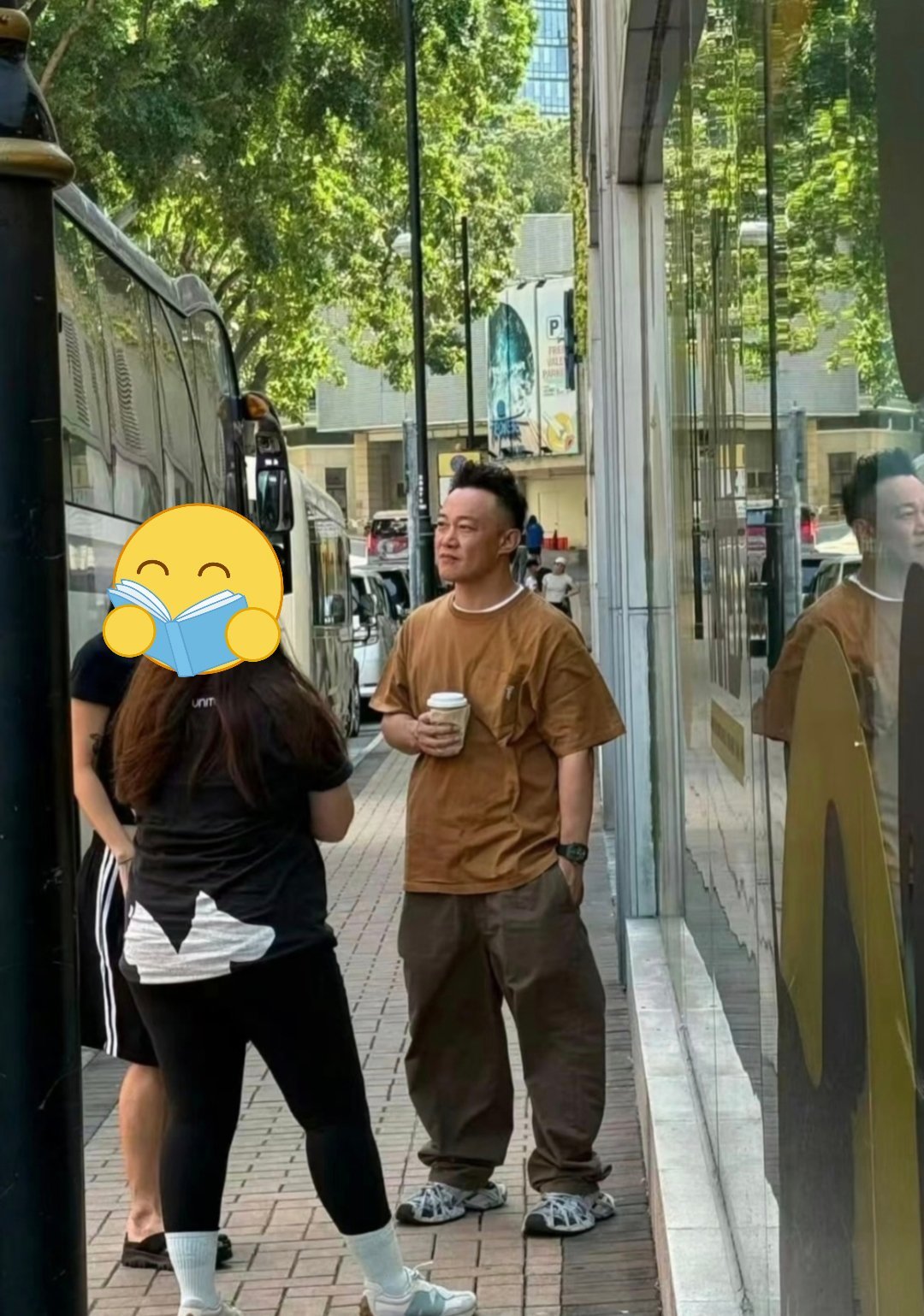 网友偶遇陈奕迅，Eason剪头发了，新发型​​​