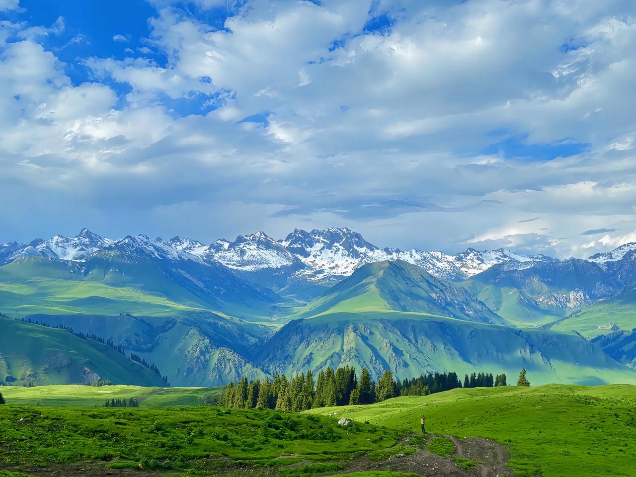 刚刚看了一个新闻，一个上海的妈妈，孩子才上小学一年级，然后让孩子在学初中的内容，