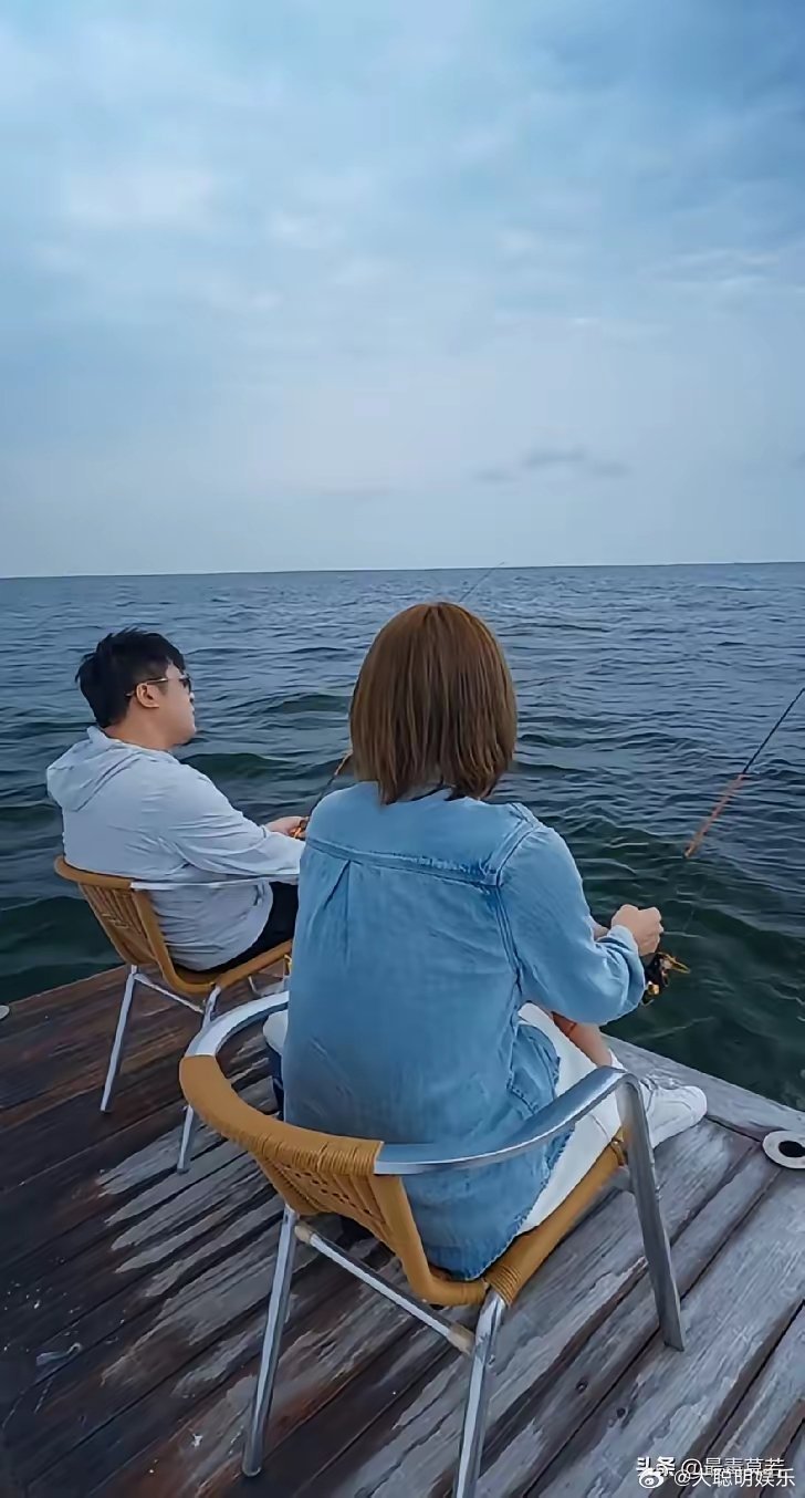 时大漂亮强调当年燕窝事件和他无关，别啥脏水都往他身上泼。已经宣布离开辛选的的时大