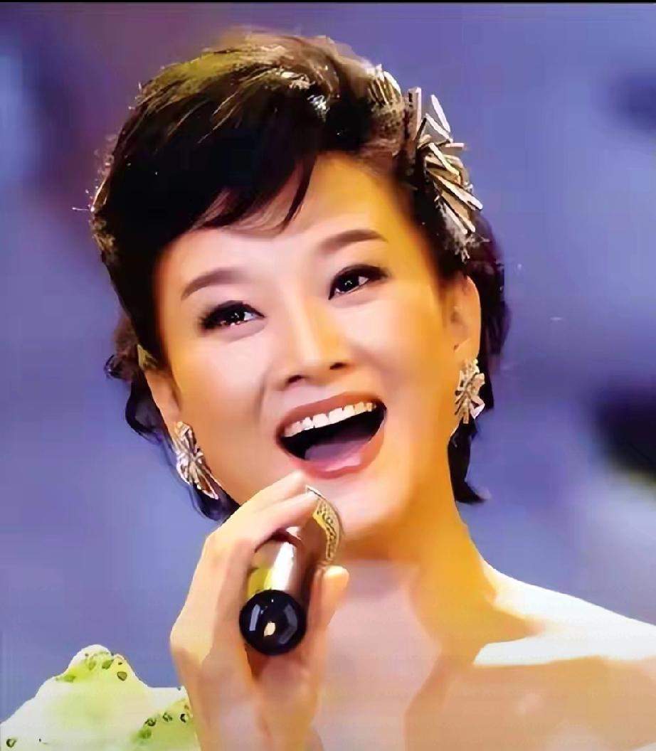 59岁宋祖英现状曝光！曾和丈夫约定丁克，39岁高龄生子活成人生范本