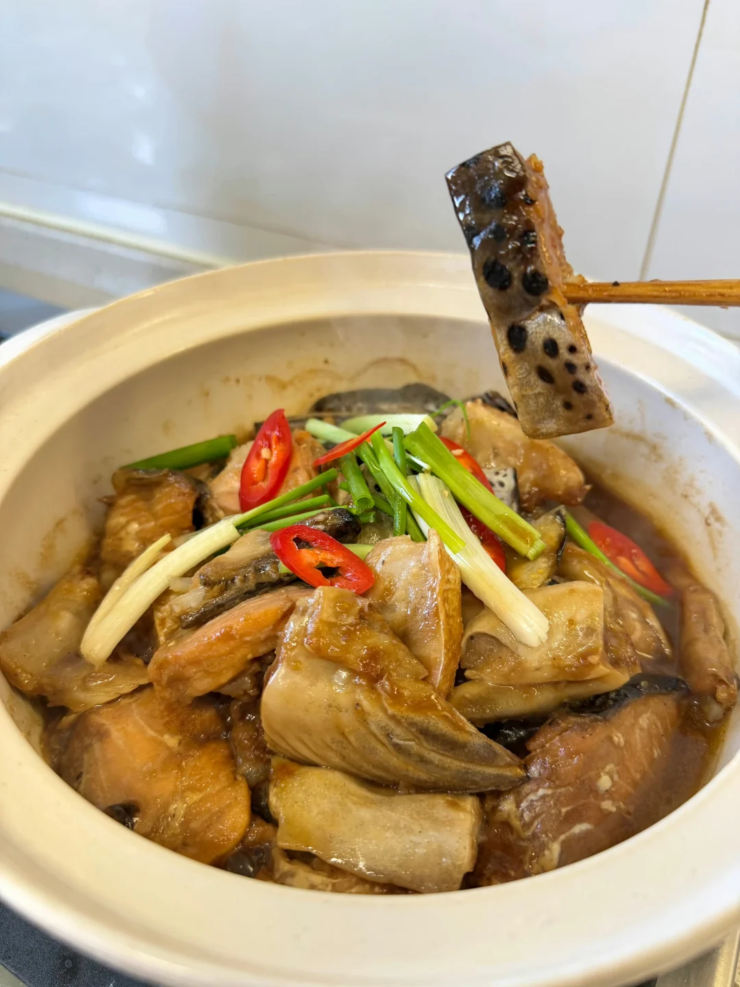 每个人内心的孩童都渴望一个照顾者，这个孩童的年纪越小，所渴望的照顾者的...