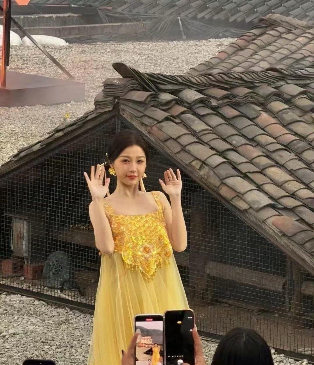 不得‍‎不说，‏‌女‎明星的颜⁠值是真抗打，生图⁠‎‎状态下照样惊艳，一点没崩。