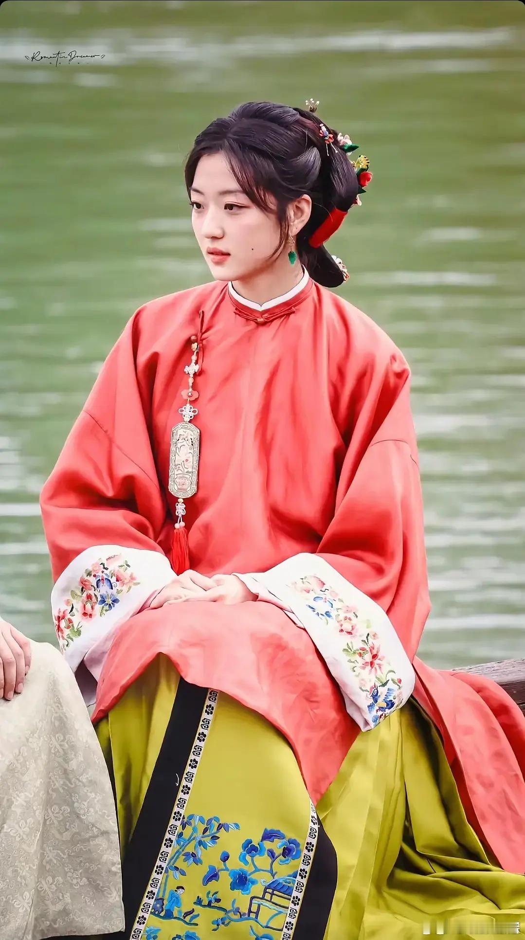 孙千这个造型蛮特别的，为啥都在说不好看啊…