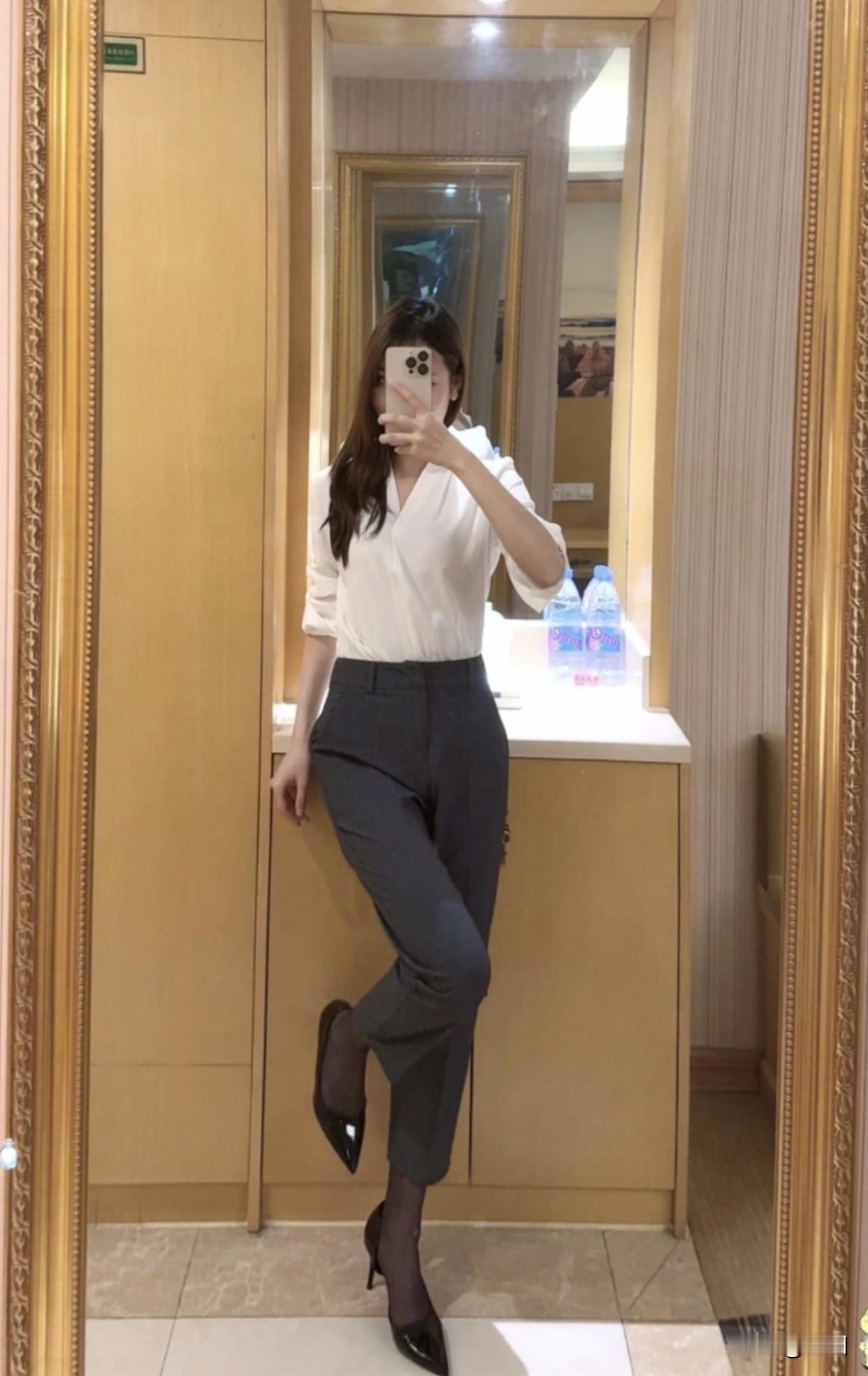 职场女性如何提升气质?培养自己的兴趣爱好，增添独特魅力。