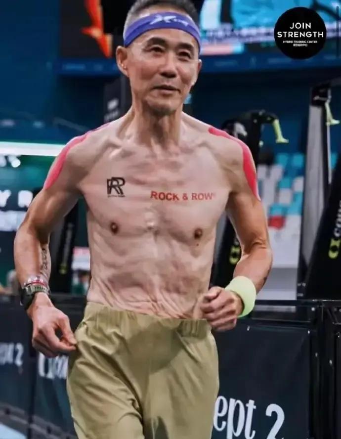 王石参加马拉松，我不意外，王石田朴珺秀恩爱，我也不意外，但怎么都没想到，他都