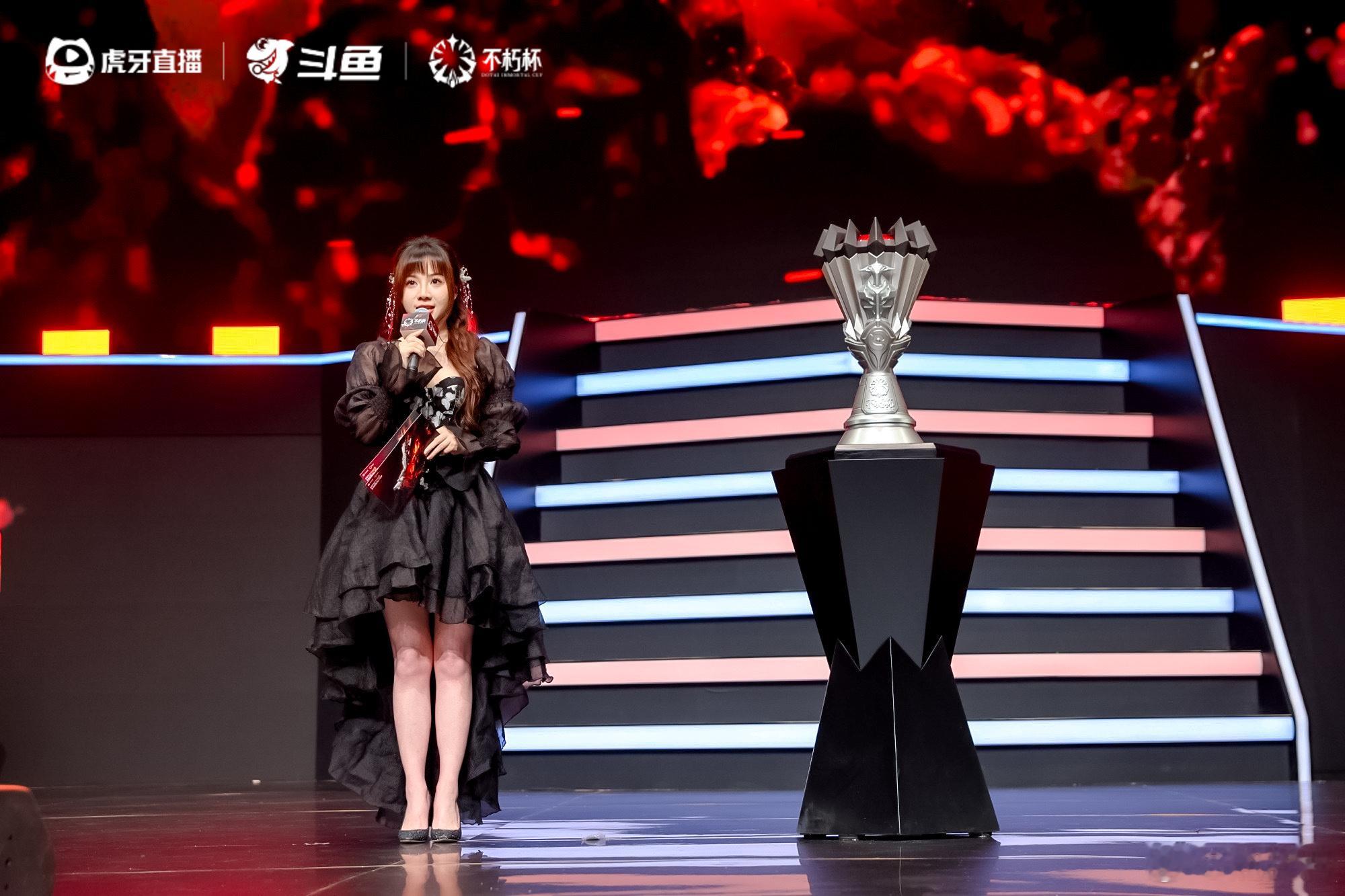 今天热，兔姐没穿嗨丝啊不朽杯s2dota2