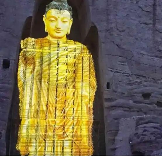 2001年，塔利班不顾全世界的谴责，炸毁了建于公元三世纪的阿富汗巴米扬大佛，20