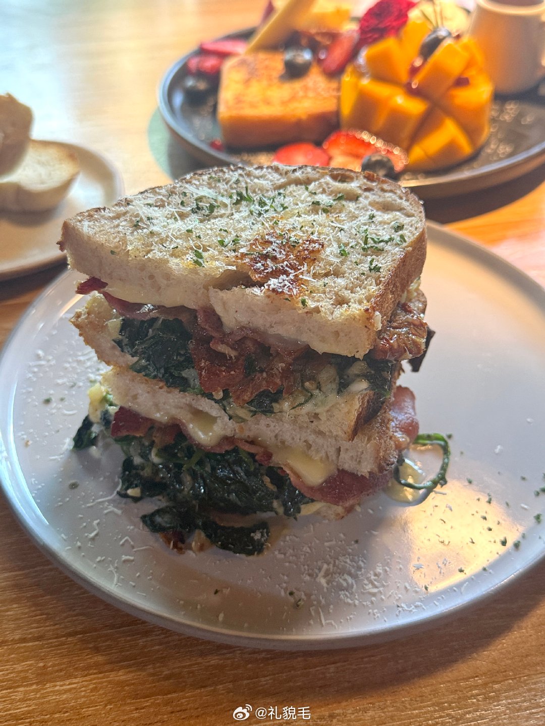 虽然从清迈回来了但是素材还没发完比如这家oisis&toby清迈真是cafe天