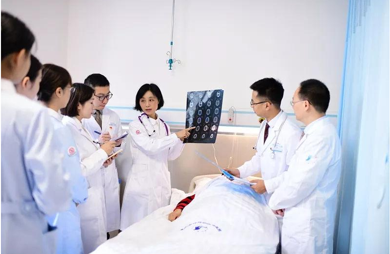 两种白血病，已经实现临床治愈拿到体检报告看到白细胞数值异常飙升，不少人会立刻联想到白血病，陷入极度恐