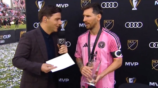 梅西: 阿尔巴和布斯克茨能以冠军告别很美好, 他们是我很爱的朋友