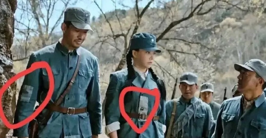 这个导演太有才了，现实中补丁一般都在膝盖上