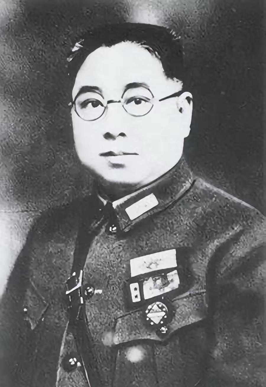 1930年，张辉瓒被俘虏。蒋介石提出想用20万大洋、一个旅的装备来换。结果张