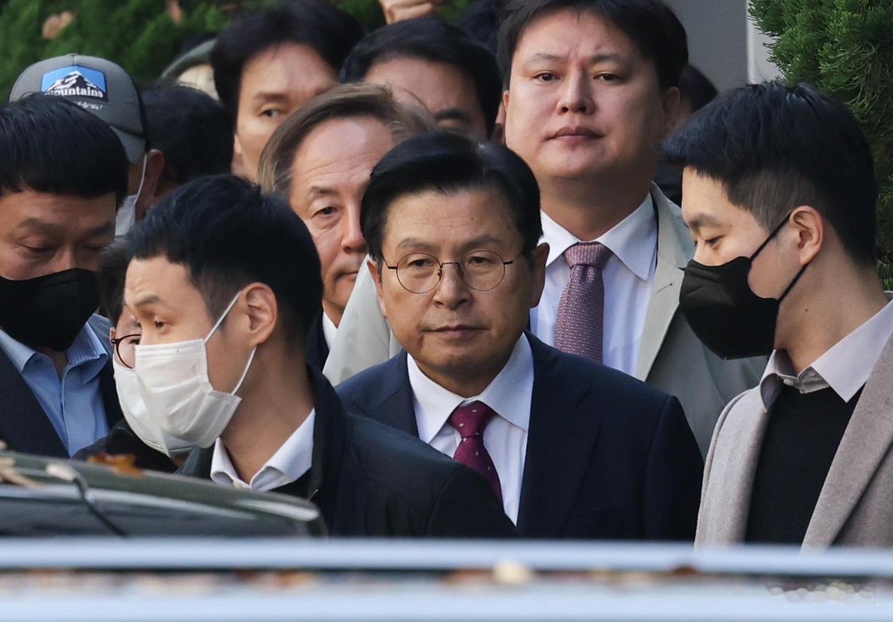 韩国媒体消息，首尔中央地方法院驳回前韩国总理黄教安、前法务部长官朴成宰的逮捕令申