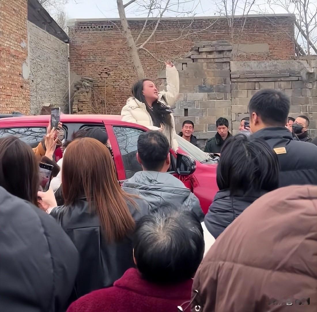 花30万娶媳妇！婚后不让碰！男子：她睡觉不脱衣服！要求退彩礼！河北邢台的这对