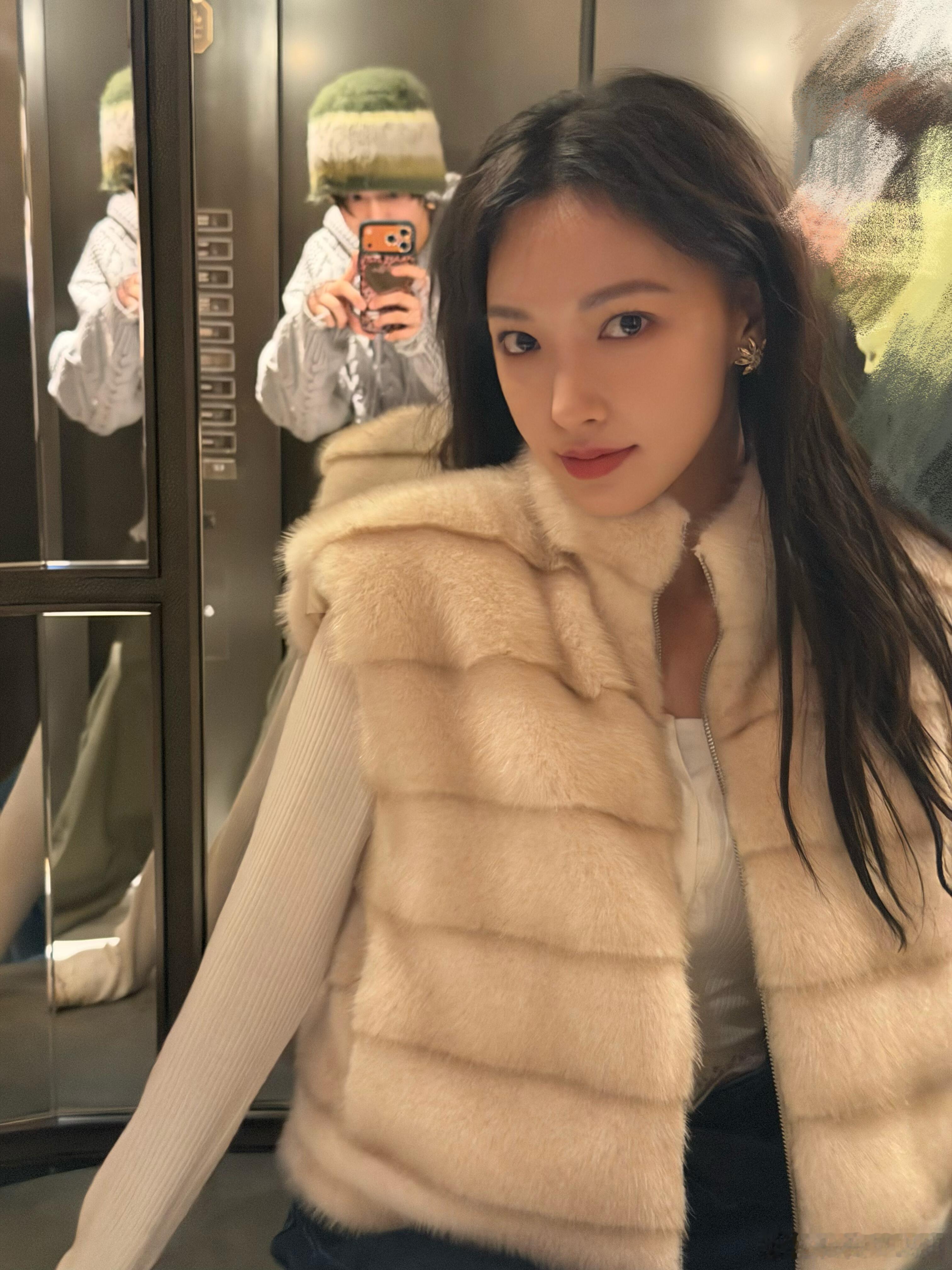 见到新鲜的程潇了，好慵懒的感觉！