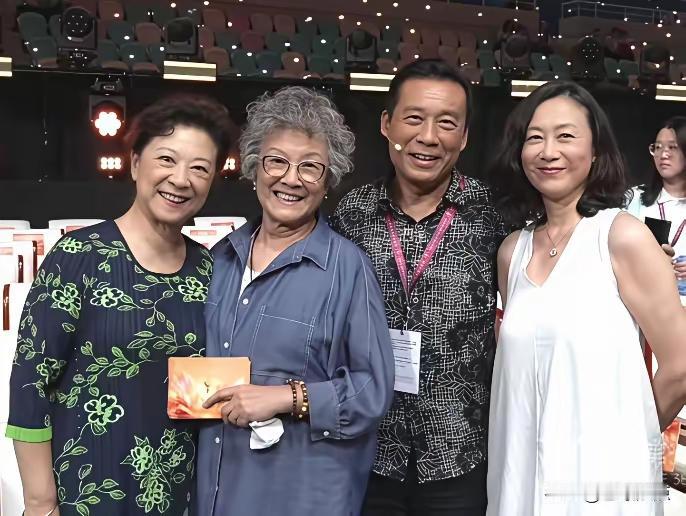 宋春丽75岁，凭《离开雷锋的日子》拿百花奖；王馥荔76岁，曾两次获百花奖最佳女配