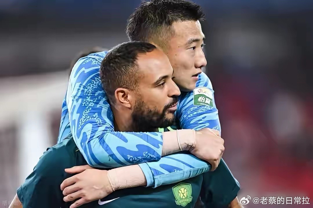 北京国安主力门将韩佳琪因长期伤病恢复缓慢，本赛季仍无法达到出场状态，甚至未能进入