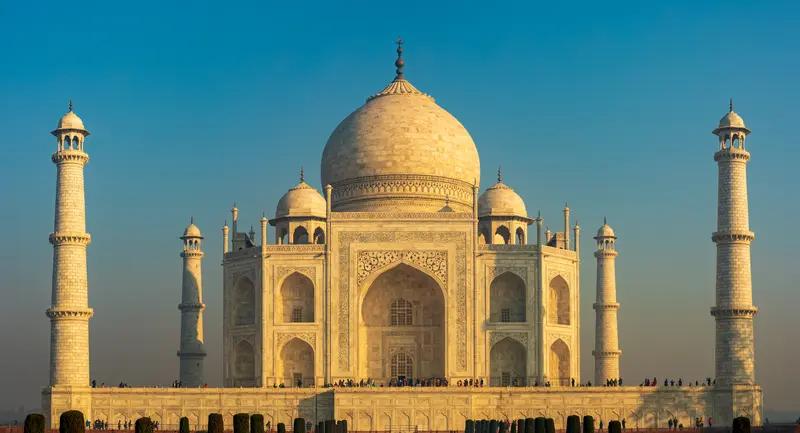 印度又发生汽车自杀袭击，至少13人死亡。印度这个国家很奇怪，很有雄心壮志，它想成