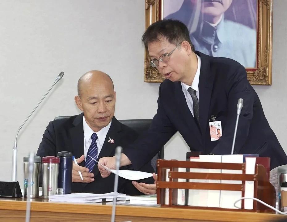 傅崐萁缺席总预算协商，韩国瑜发飙：不来就辞总召台“立法院长”韩国瑜今天针对总预