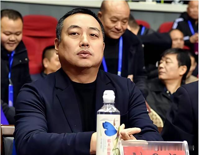 王励勤半年之内连跨两大门槛。突然觉得刘国梁在国乒队这二十几年生存真的是太不容易。