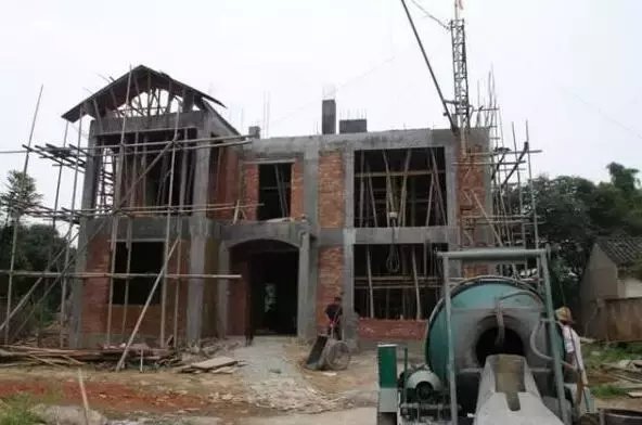 两层楼房设计图带小院 25万农村低调自建3层楼房带