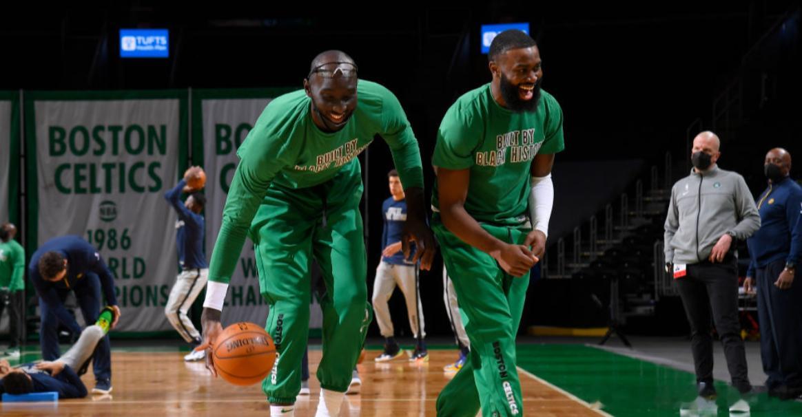 刚刚签约76人的中锋法尔，即将重返NBA。这位身高7尺6寸（约2米29）的大个子，谈起加盟和即将到来