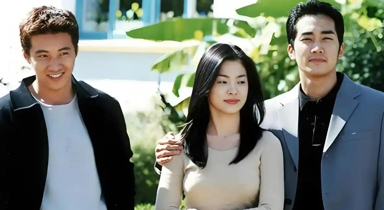 回家那天起，她就在原地踏步——无论走多远，都逃不出另一个女孩的影子。恩熙被命运