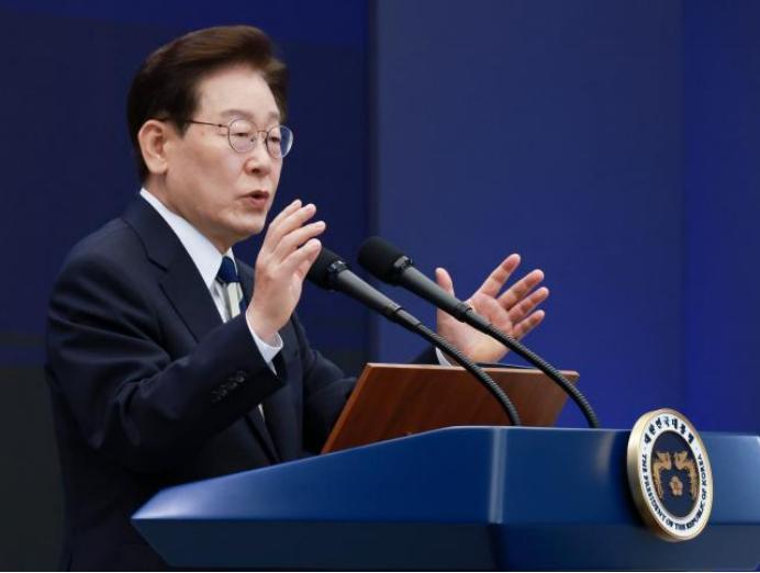 “多事之秋”来临，李在明的麻烦不止一个10月3日，首尔崇礼门。国民力量党举行