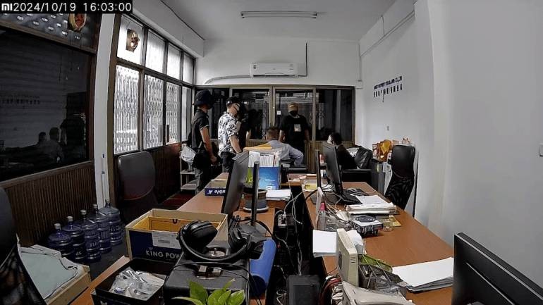 2名中国人在泰国被5人持枪绑架，被迫交付260万赎金据《<em>曼谷邮报</em>》报道，10