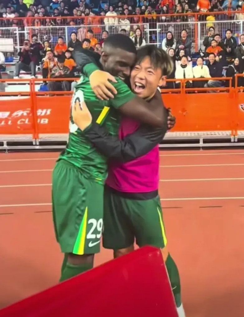 国安三连崩盘！五战四败跌出前三，魔鬼赛程揭开霸主伪强队真面目