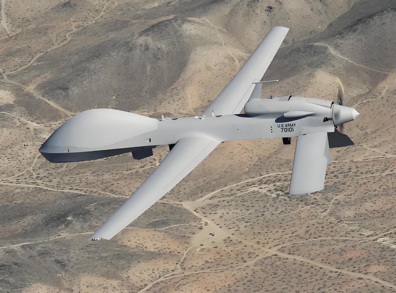 美国航母舰载机击落了一架伊朗无人机，很多人非常开心，事实上，恰恰相反，美国应该慌