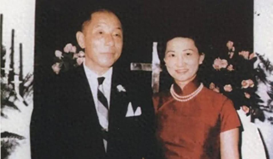 张学良送蒋介石登上飞机的那一刻，蒋介石就感觉张学良的军事实力不行了，这是张学良最