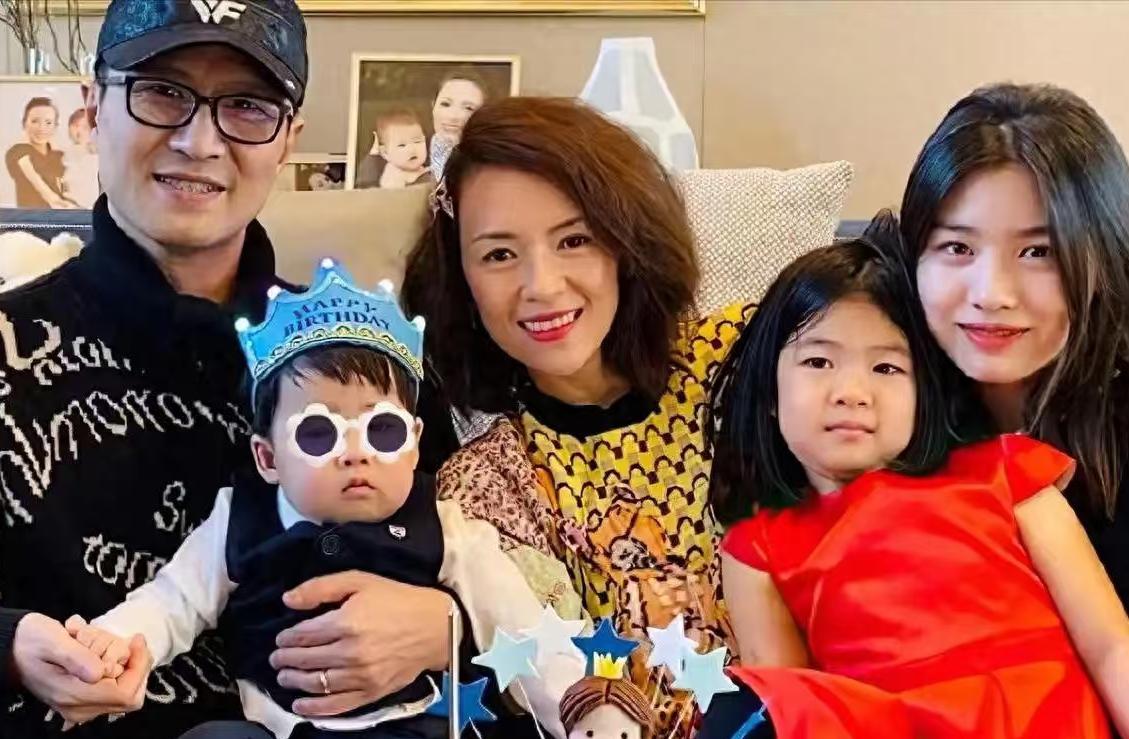 章子怡成功夺回女儿抚养权！汪峰每月仅2次探视太意外了！章子怡成功夺回女儿醒醒