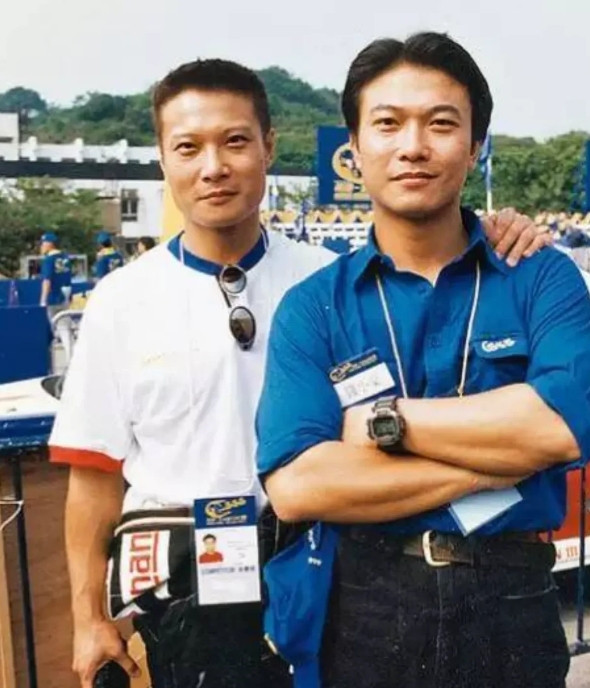 1990年，陈法蓉和钱嘉乐的哥哥钱小豪在剧组认识，可当时钱小豪刚结婚，就克制了对