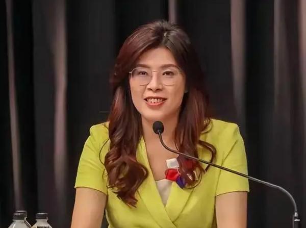 要我说，两千多万台湾人，最勇敢的人不是邱毅，洪秀柱，郁慕明，也不是高安国，馆长陈