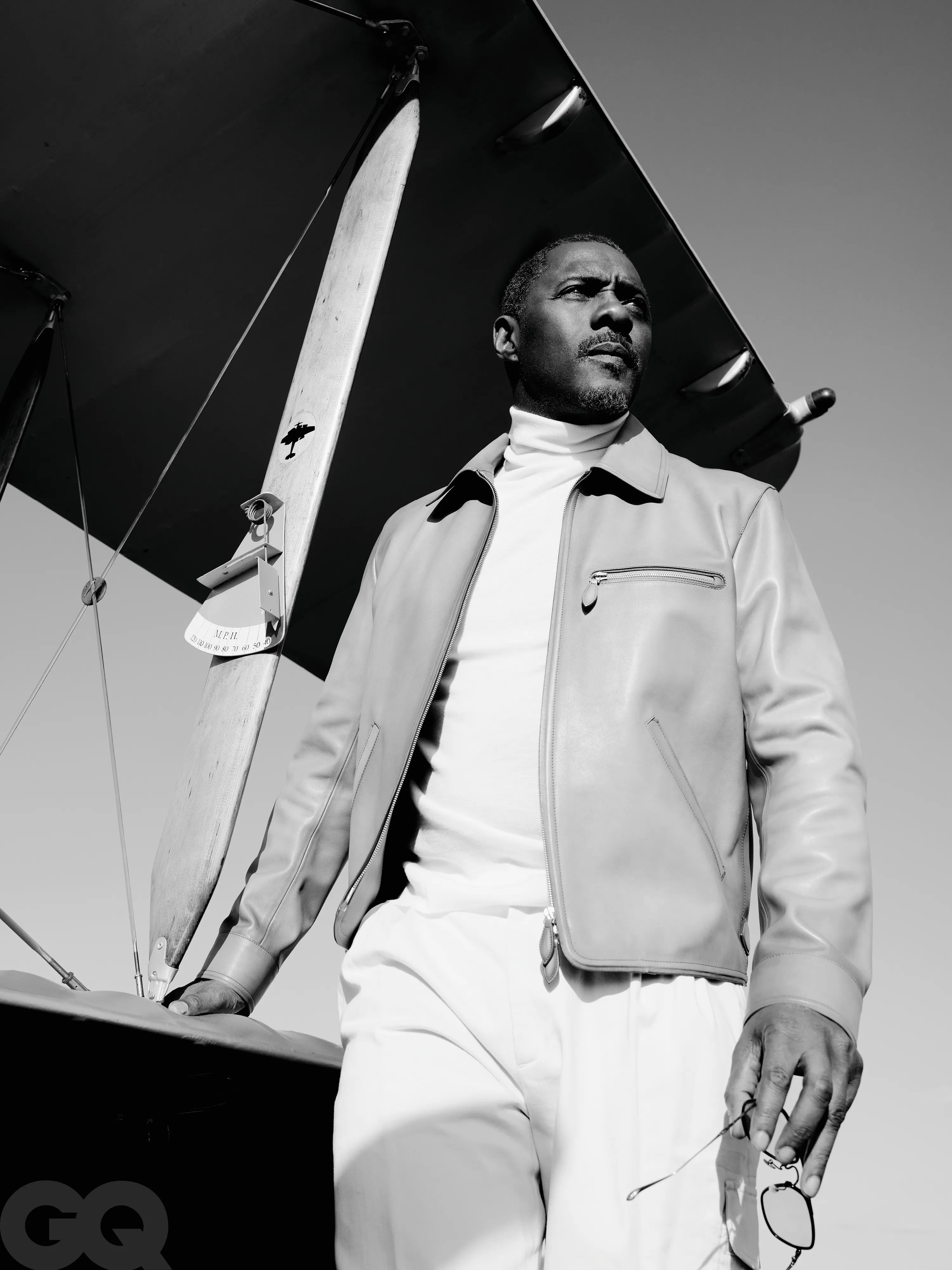老帅了！英国男神IdrisElba超型登上《GQ》Heroes刊封面及写真美图