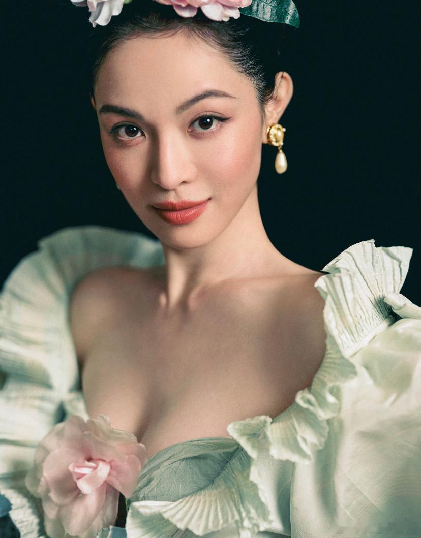 钟楚曦vogue造型我救命！！！！钟楚曦怎么可以每一次造型都这么好看啊这次vo