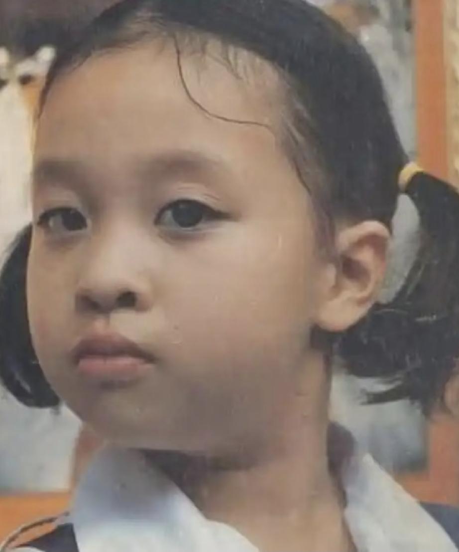 泰王玛哈的儿子有五个，女儿只有两个：帕查拉公主和思凡蕊公主。帕查拉公主是嫡长