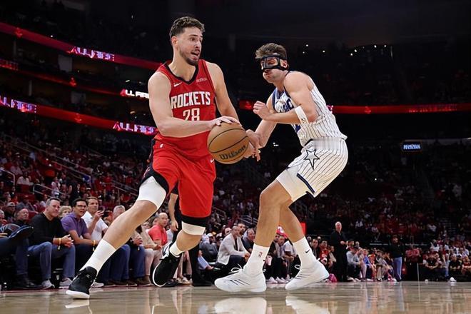 申京还是太想当老大了常规时间不敢出手三分非要抢最后一攻谢泼得扔三