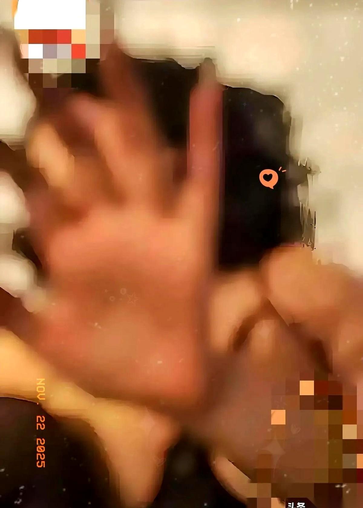 金店这件事很简单！把人睡了后。还想把人给毁了！两个人之间的事。再怎么闹