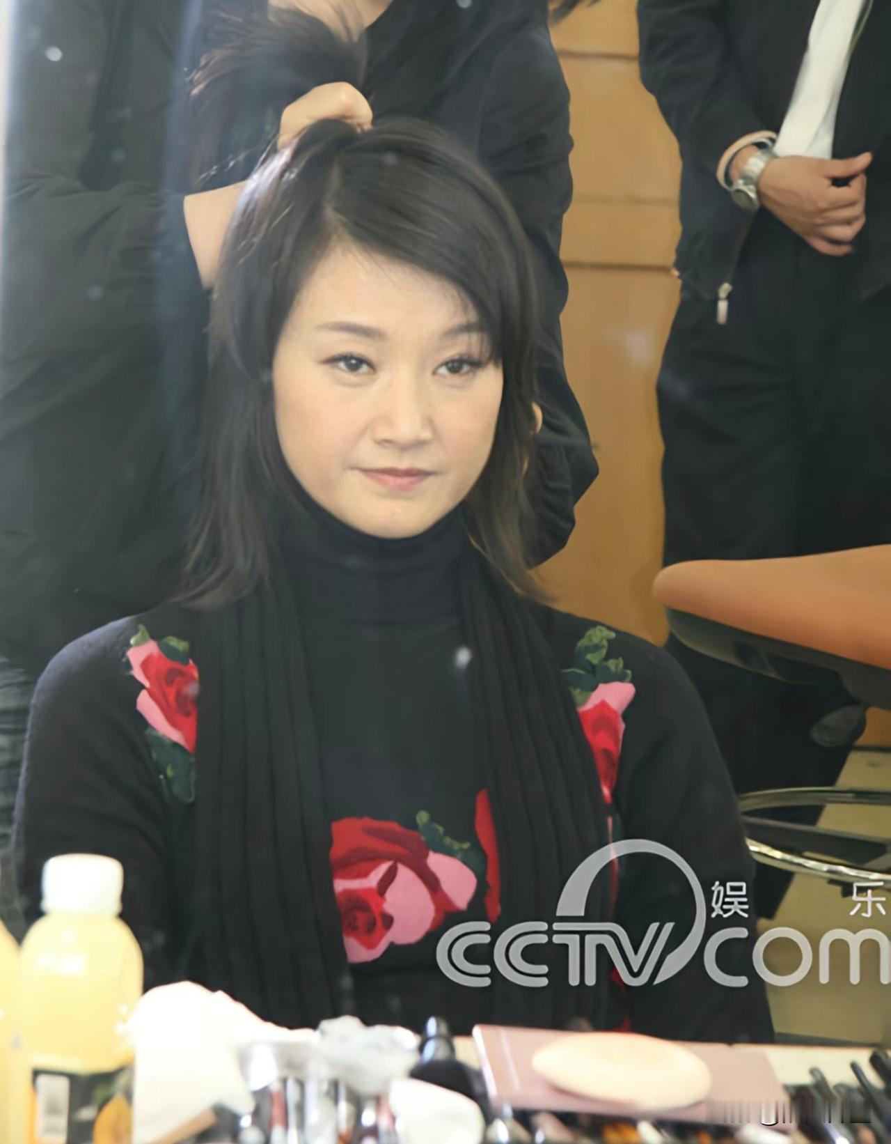 这还是你们熟悉的“小英子”吗：简直就是判若两人啊