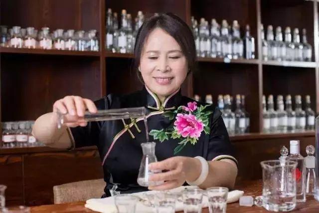 “勾兑”和“食用酒精”真的那么可怕吗? 怎么鉴别酒的好劣?