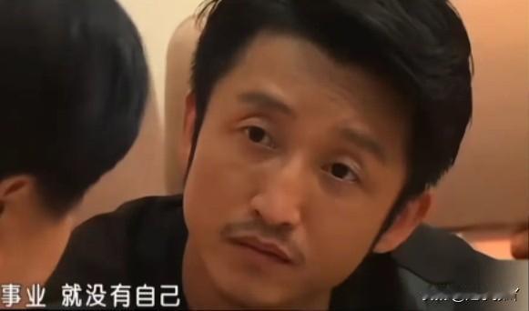 邹市明一下子懵了他可以不理会妻子的要求，也可以不换岳母的建议。但当他听到岳母说
