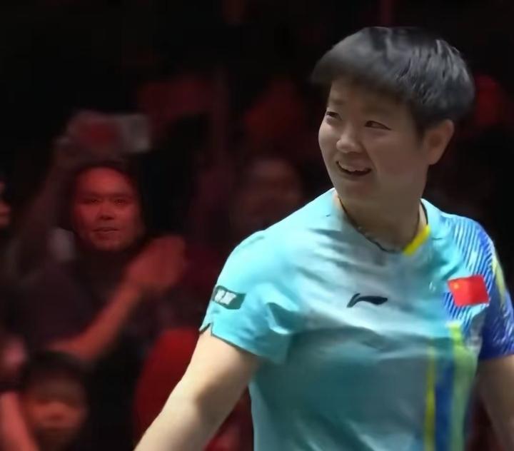 孙颖莎对战早田希娜一战，真的让人彻彻底底服了。连郭焱都在直播间感叹：刚打完高强度